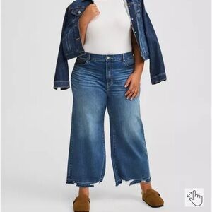 Torrid Size 26R- Women’s High Rise Wide Leg Crop Jeans